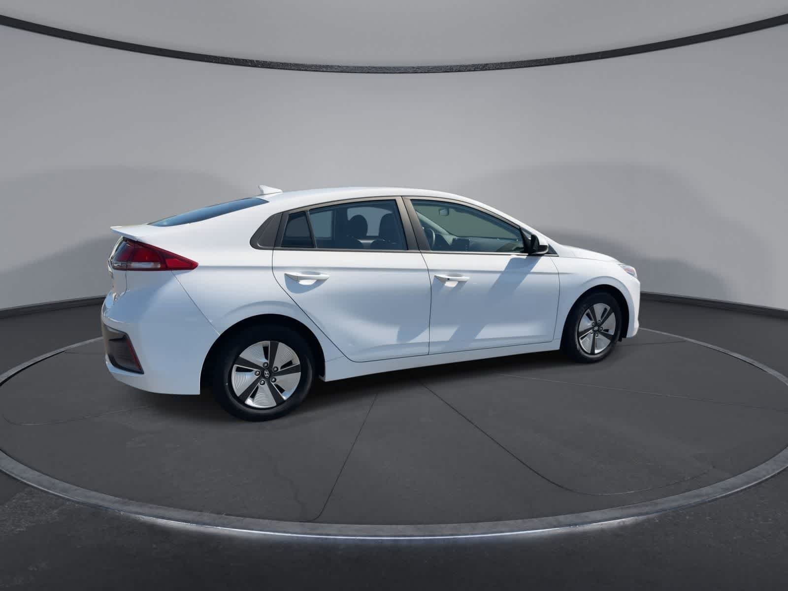 Used 2021 Ceramic White Hyundai Blue image 8