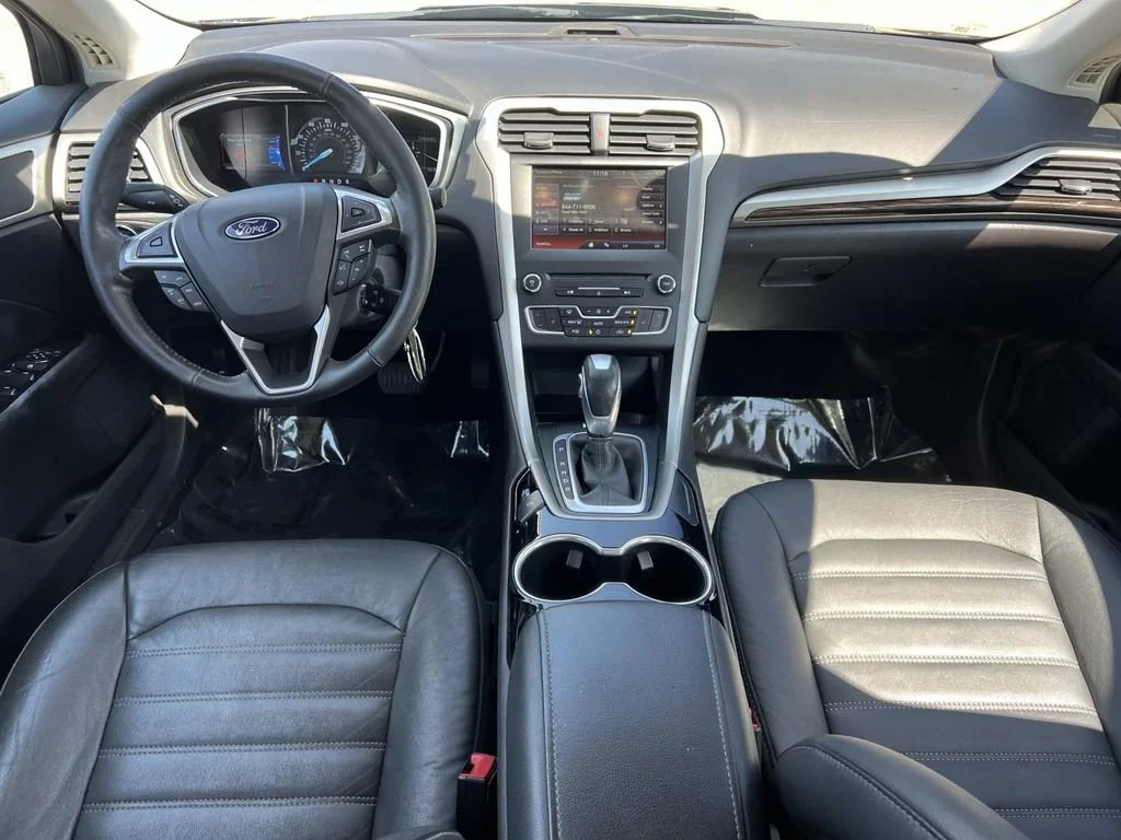 Used 2016 Gray Ford SE image 3