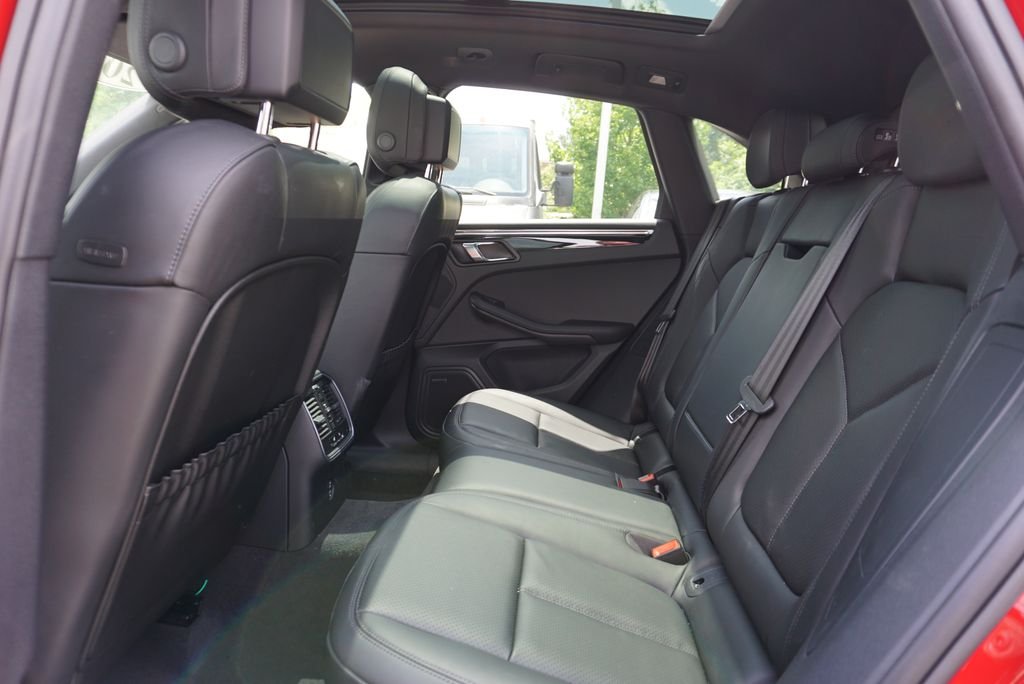 2025 Porsche Macan Base - Photo 13