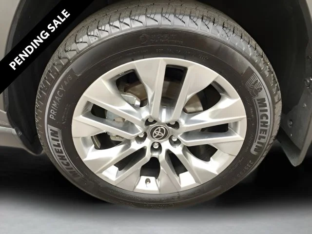 Used 2025 Gray Toyota XLE Premium image 22