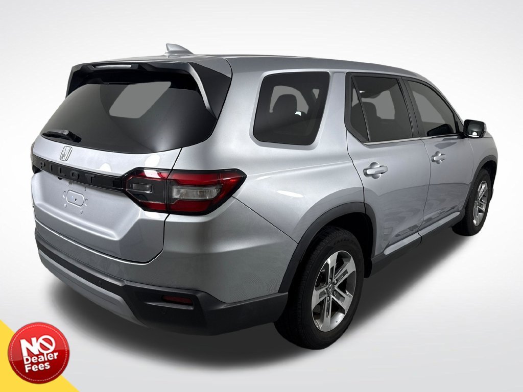 Used 2024  Honda EX-L image 3