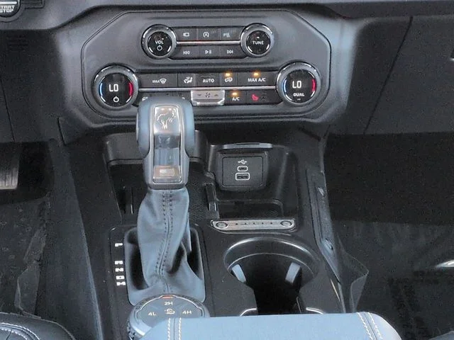 New 2026 Avalanche Gray Ford Outer Banks® image 19