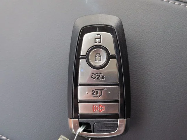 New 2026 Glacier Gray Metallic Tri-coat Ford Premium image 29
