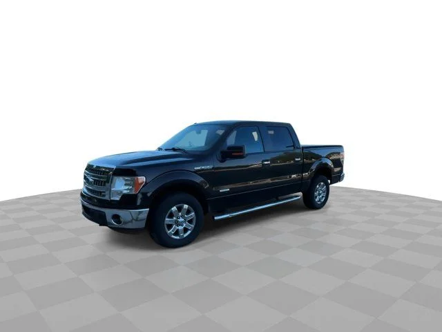 Used 2013  Ford XL image 4