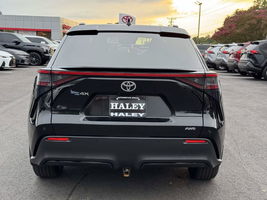 Used 2023 Black Toyota XLE image 23