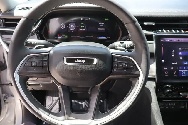 Used 2024 Silver Jeep 4xe image 33