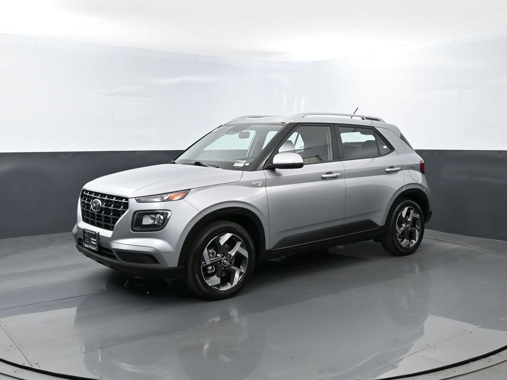 2025 Hyundai Venue SEL IVT's photo