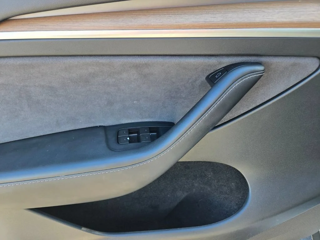 Used 2023 White Tesla Long Range image 17