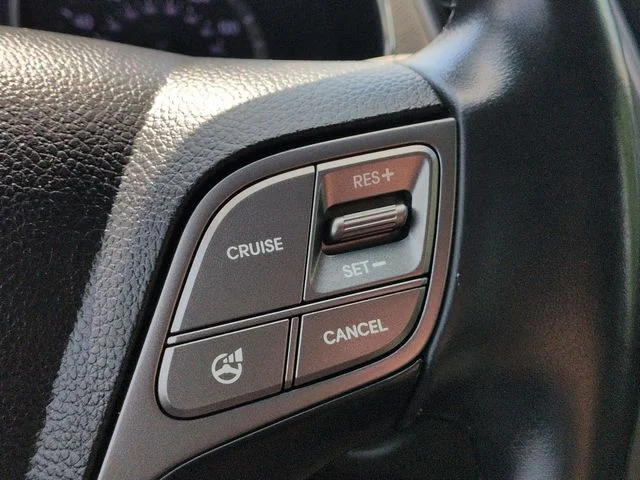 Used 2014 Black Hyundai Base image 15
