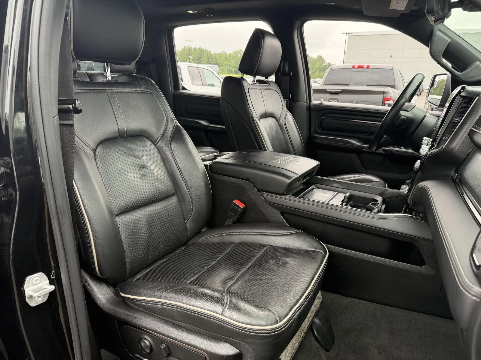 Used 2024 Diamond Black Crystal Pearlcoat Ram Limited image 19