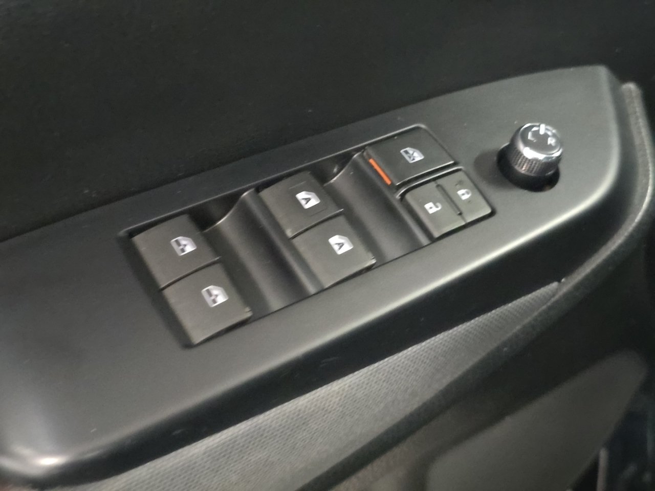2019 Toyota Highlander LE - Photo 21