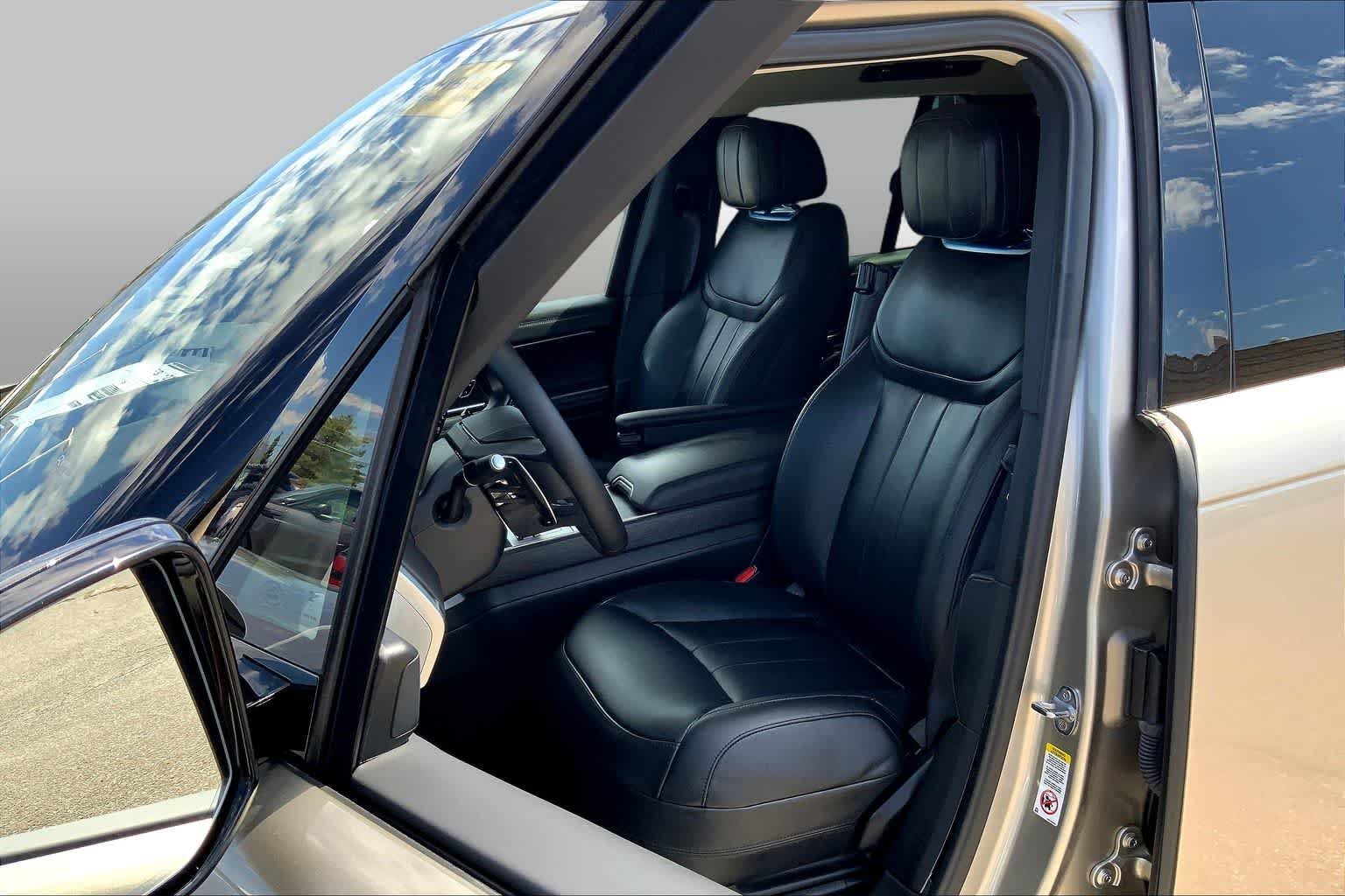 2025 Land Rover Range Rover SE - Photo 9