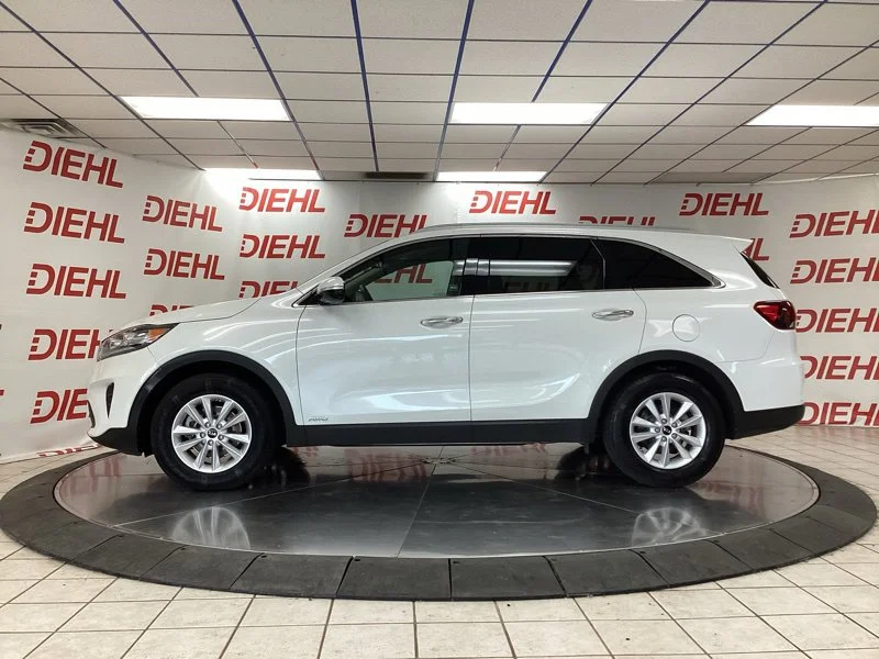 Used 2019 White Kia LX image 4