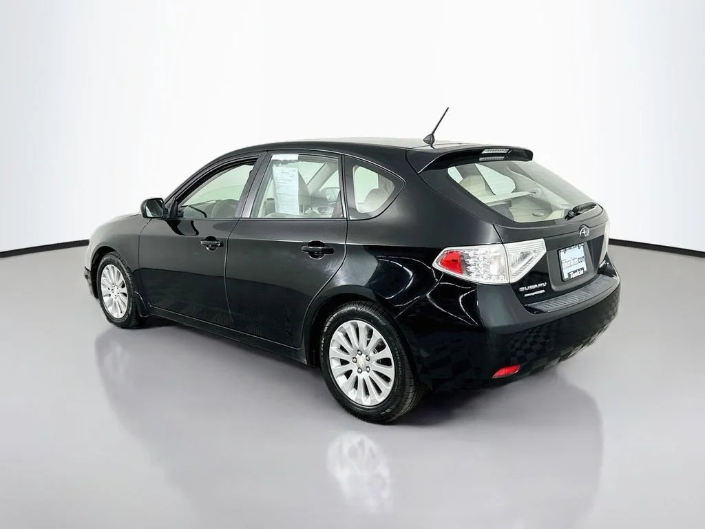Used 2011 Obsidian Black Pearl Subaru 2.5i image 6