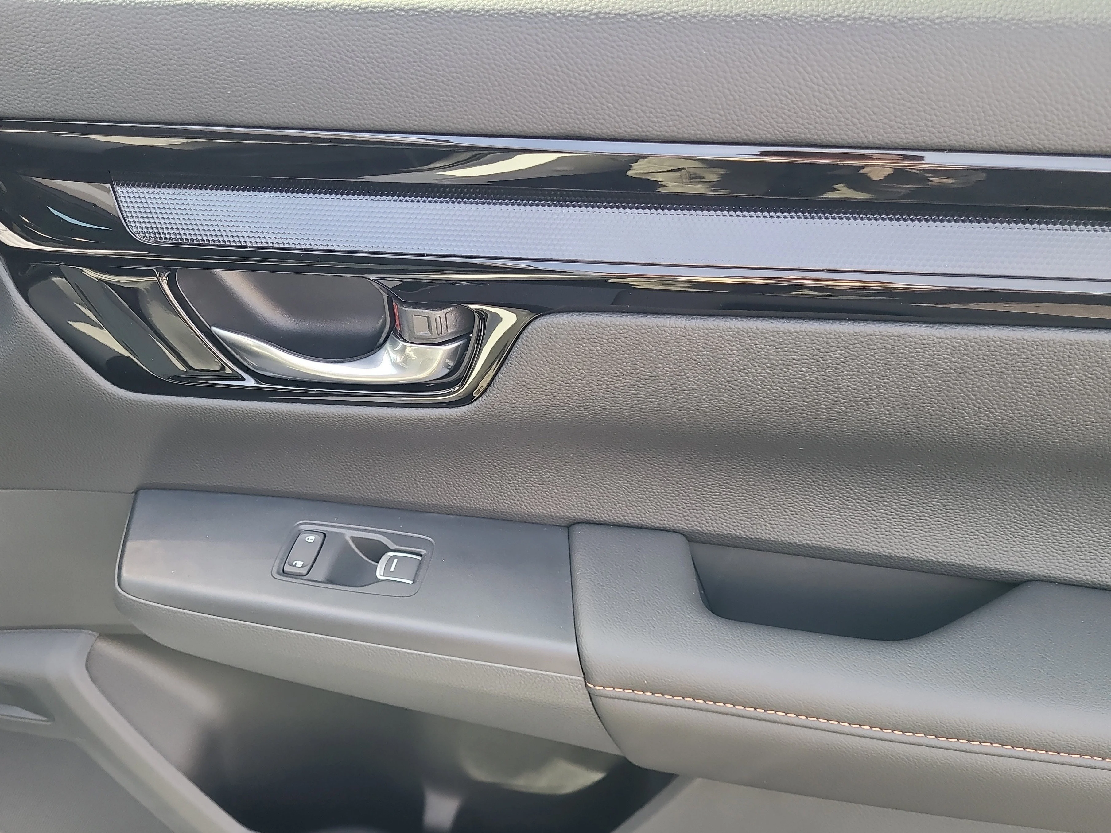 New 2026 Platinum White Pearl Honda Sport Touring image 12