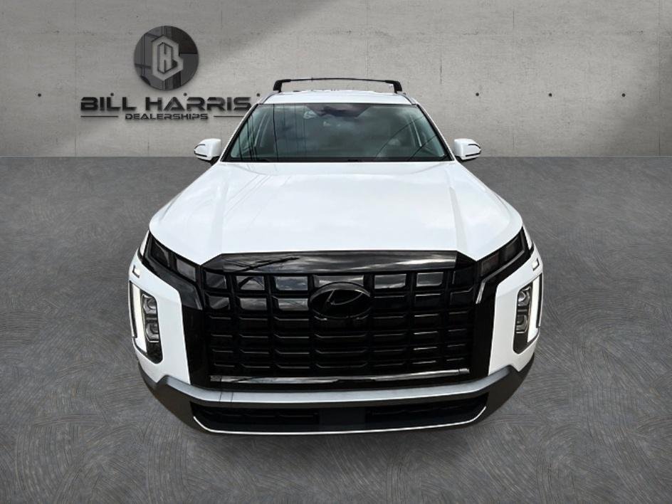 Used 2023 White Hyundai SEL image 2