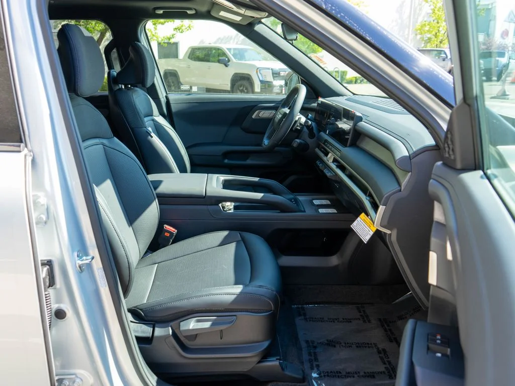 New 2027 Ivory Silver Kia S image 10