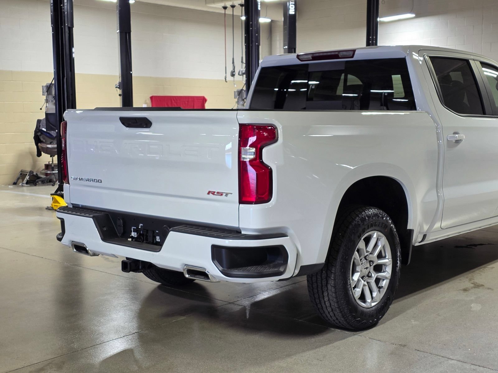 New 2026 Summit White Chevrolet RST image 11