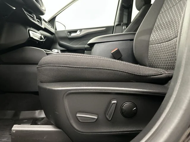 Used 2023 Red Ford Active image 16