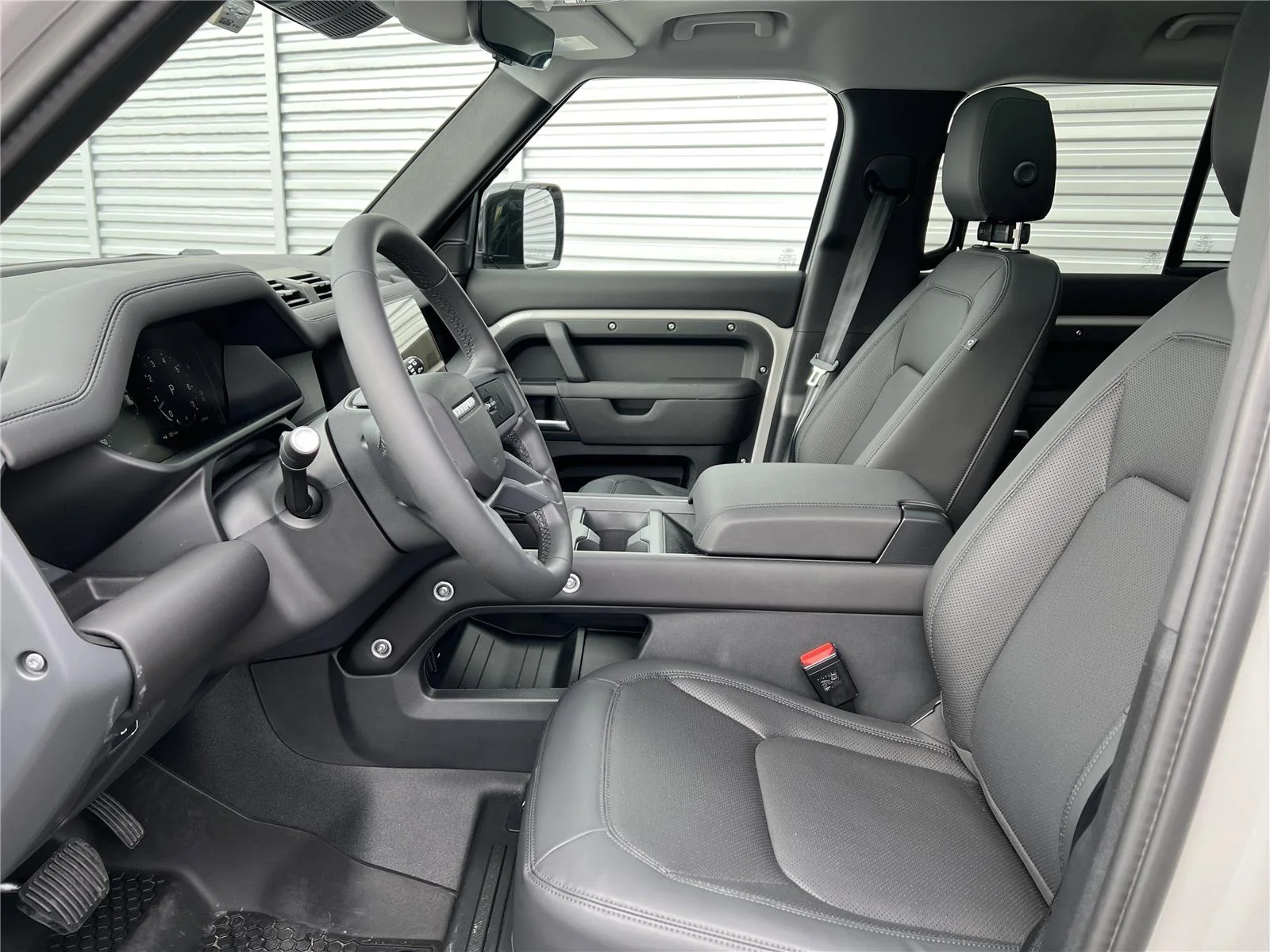 2026 Land Rover Defender S - Photo 7