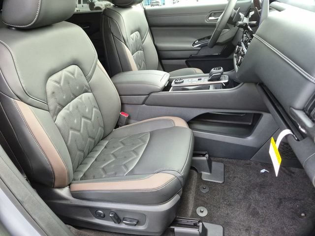 New 2026 Boulder Gray Pearl Nissan Platinum image 27