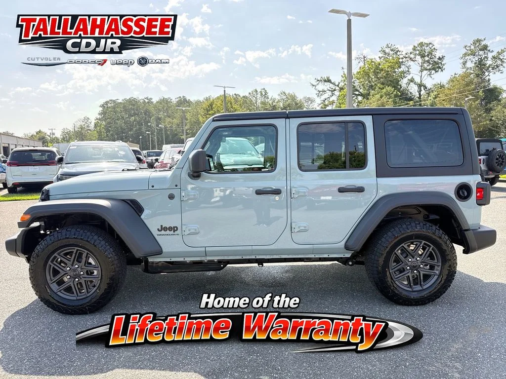 New 2026 Earl Clearcoat Jeep Sport S image 6
