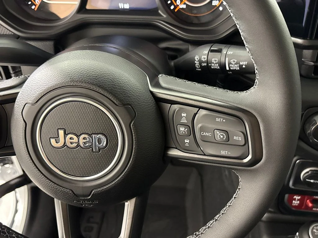 New 2027 White Jeep Rubicon X image 27