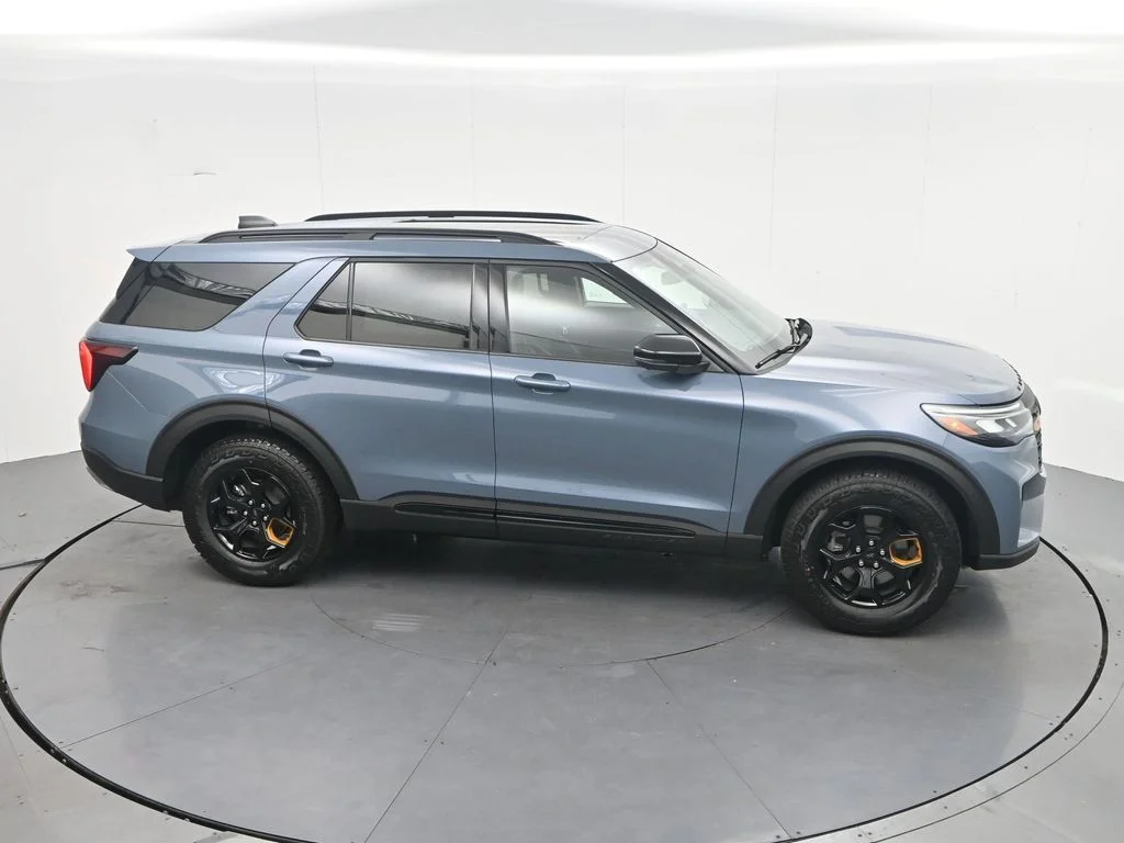 New 2026 Vapor Blue Metallic Ford Tremor® image 35