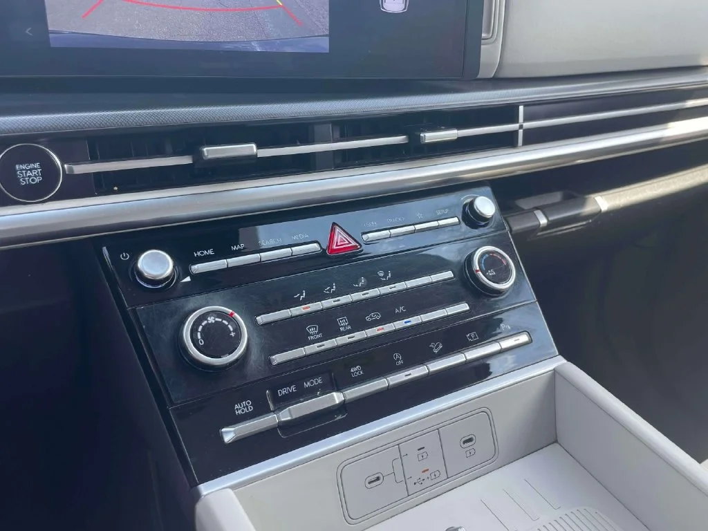 Certified Used 2024 Black Hyundai SE image 29