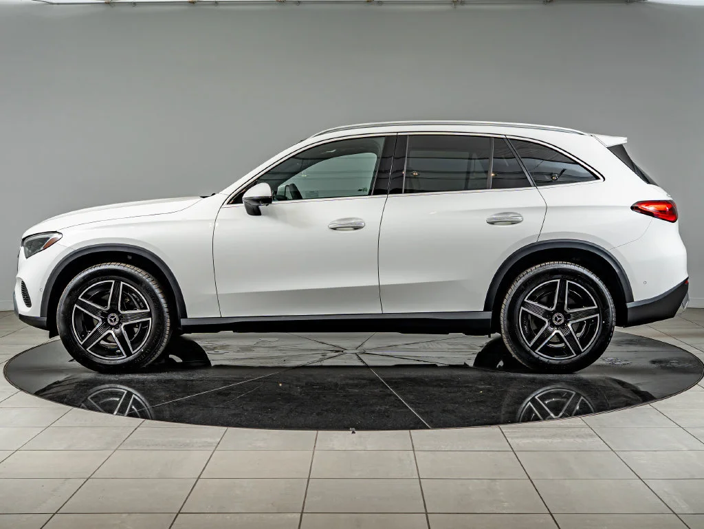 Used 2026 Polar White Mercedes-Benz GLC 300 image 8