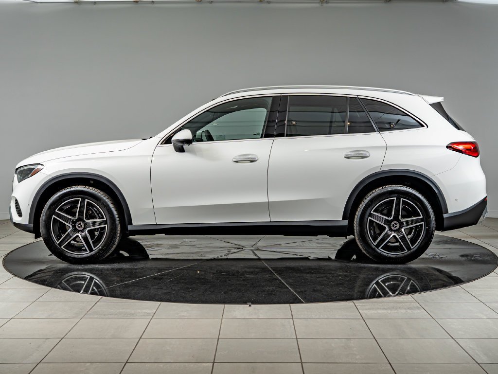 Used 2026 Polar White Mercedes-Benz GLC 300 image 8