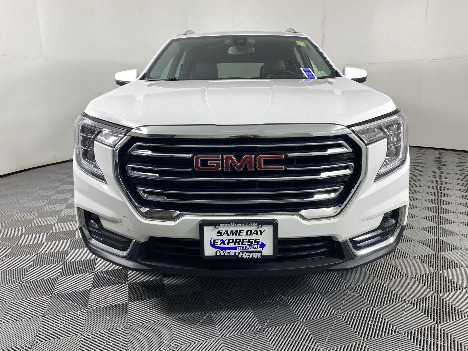 Used 2024 Summit White GMC SLT image 6