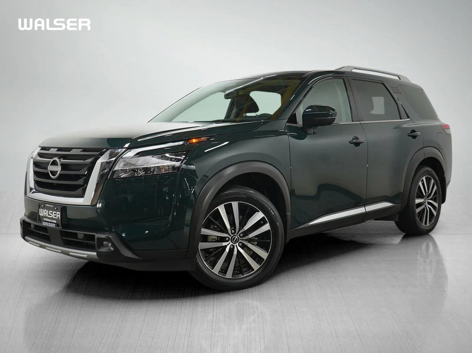 2024 Nissan Pathfinder Platinum 4WD's photo
