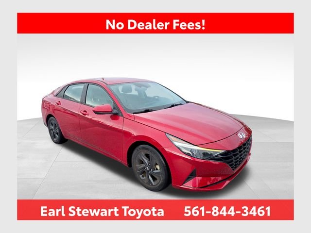 Used 2023 Red Hyundai SEL image 1