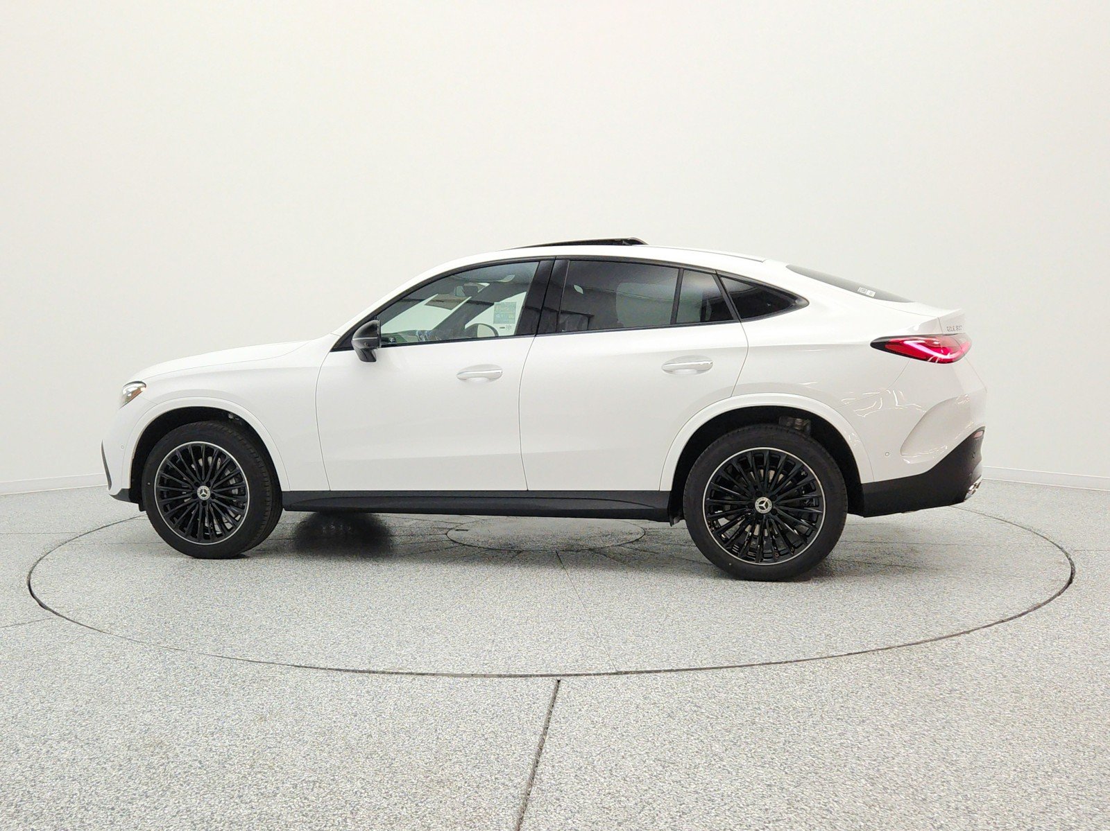 New 2026 MANUFAKTUR Moonlight White Metallic Mercedes-Benz GLC 300 4MATIC® Coupe image 8