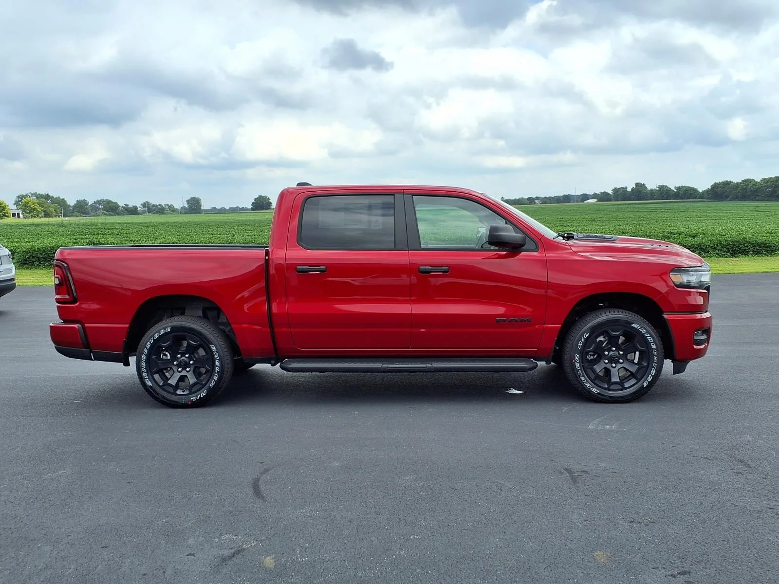 New 2026 Molten Red Pearlcoat RAM Express image 13