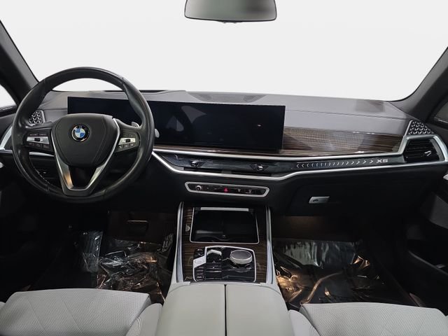 Certified Used 2025 Skyscraper Grey Metallic BMW xDrive40i image 9