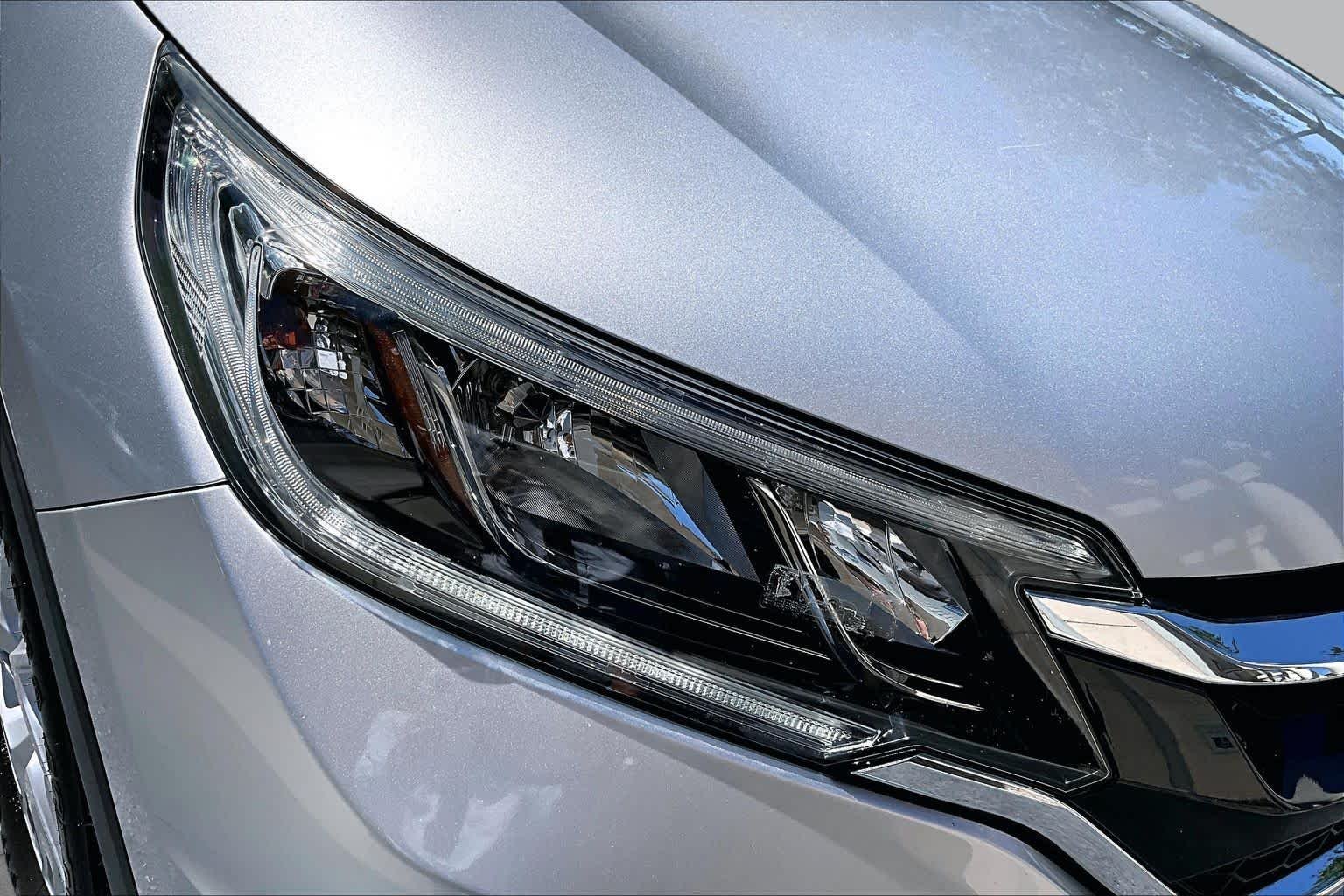 Used 2015 Alabaster Silver Metallic Honda EX-L image 28