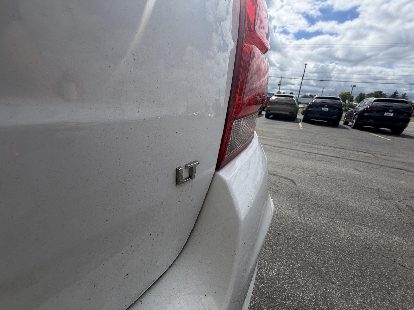 Used 2019 Summit White Chevrolet LT image 11