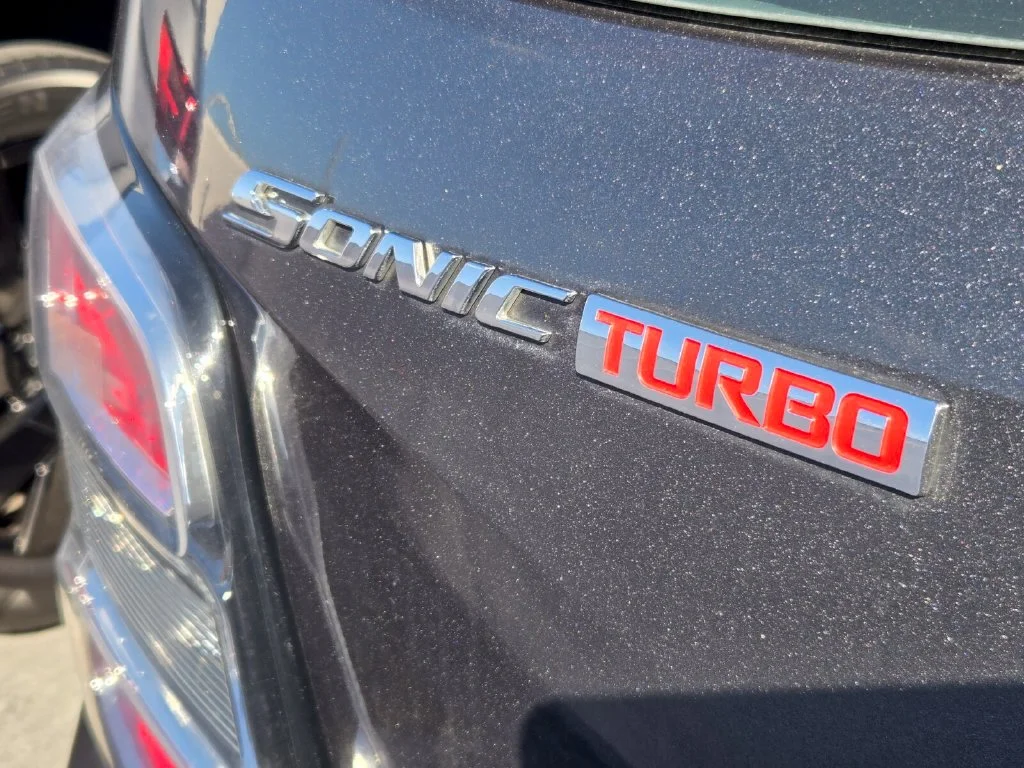 Used 2018 Gray Chevrolet LT image 11