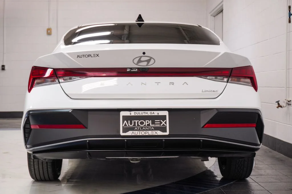 Used 2025 White Hyundai Limited image 37
