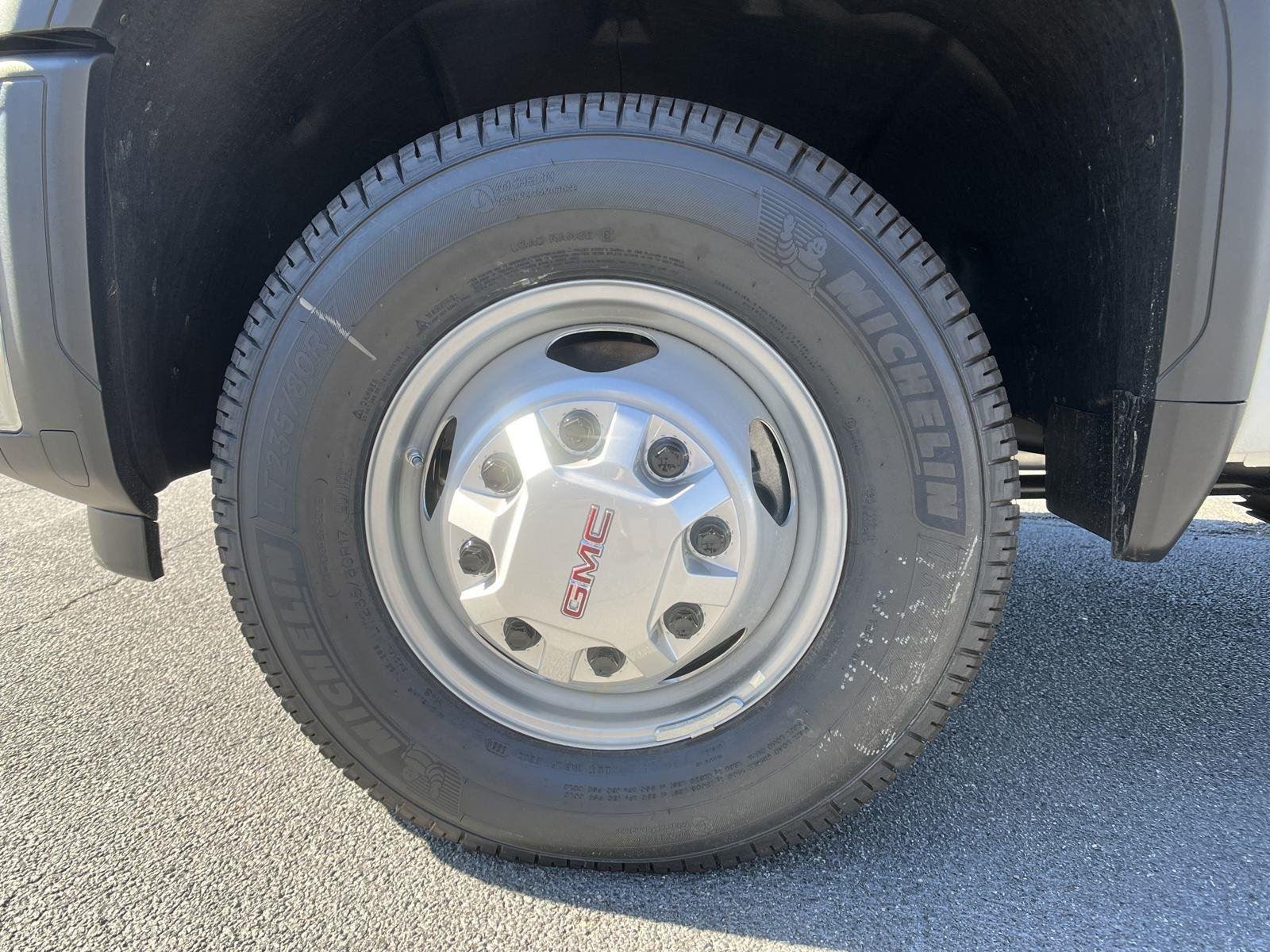New 2025 Summit White GMC Pro image 11