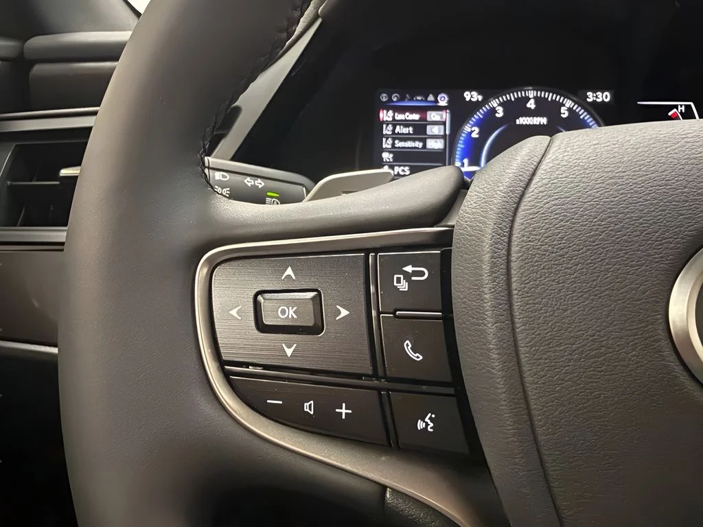 Used 2025 Silver Lexus 350 image 19