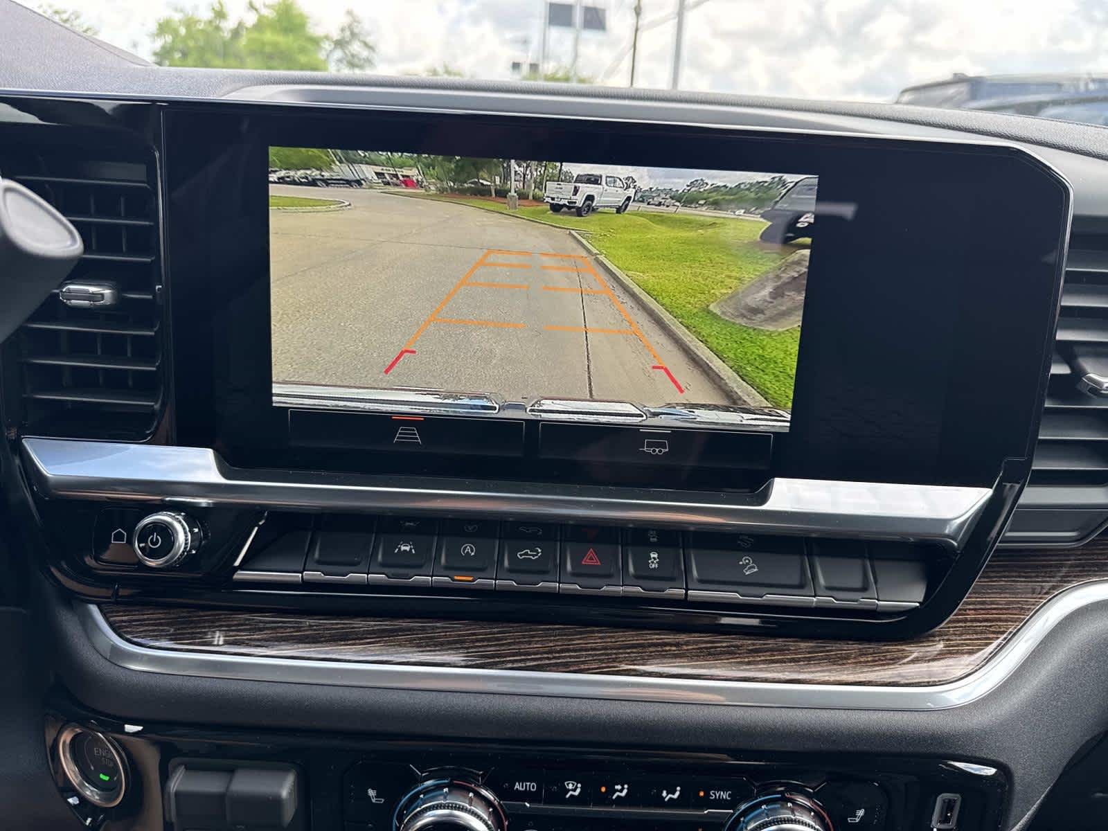 2026 GMC Sierra 1500 SLE - Photo 17