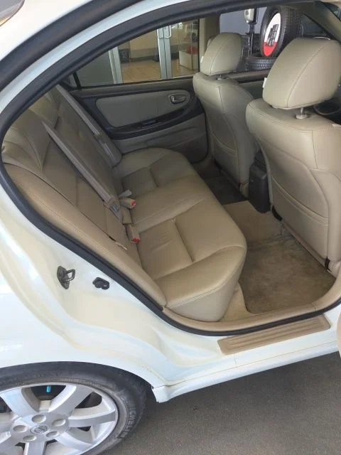 Used 2002 White Nissan GLE image 11