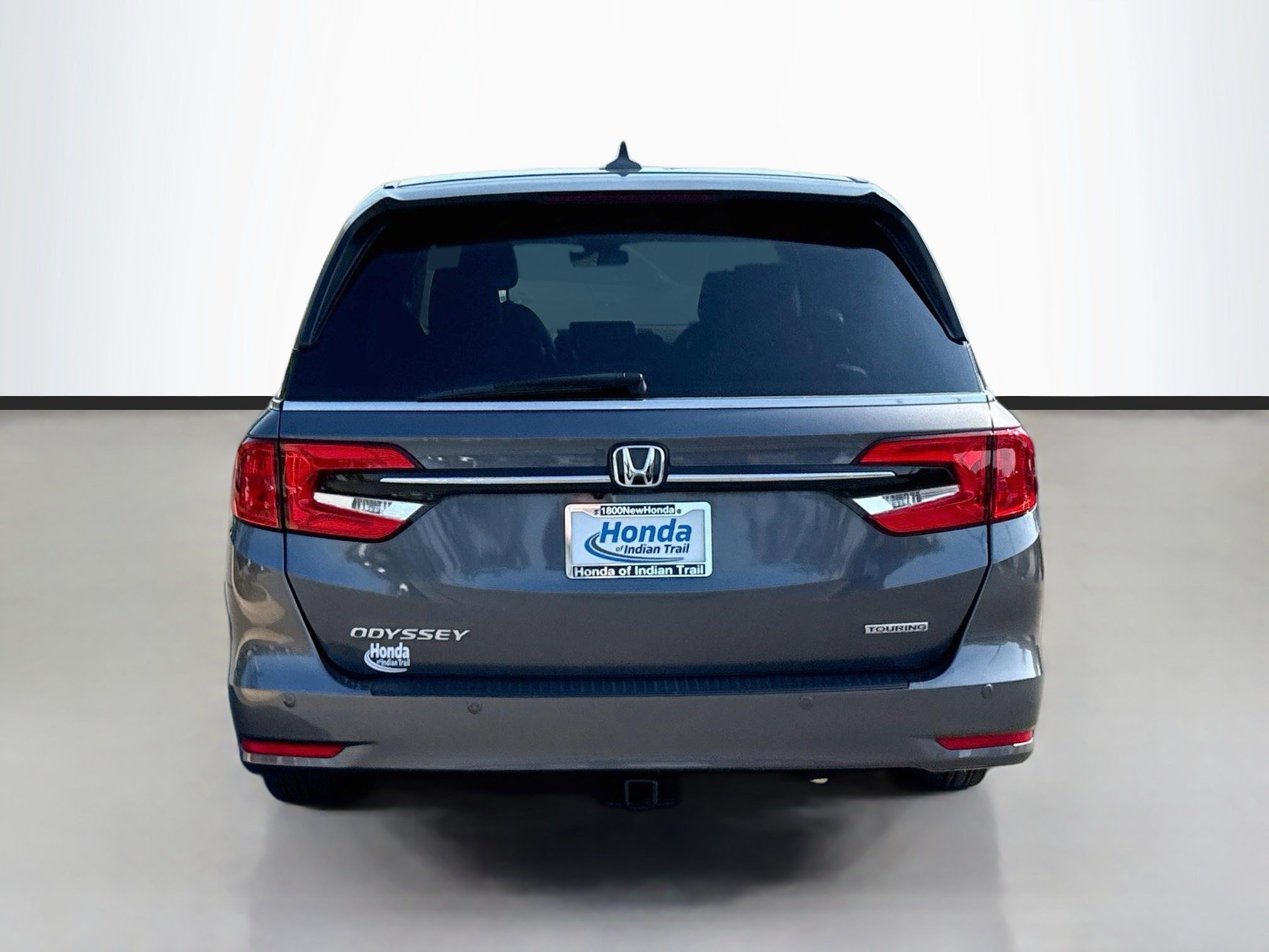 Used 2024 Modern Steel Metallic Honda Touring image 6