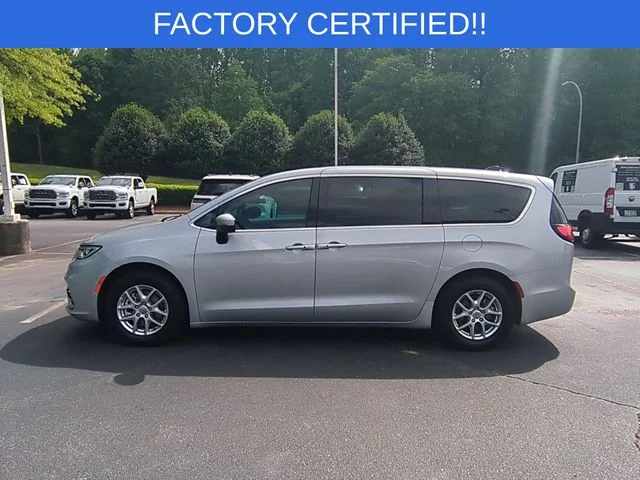 Used 2023 Silver Chrysler Touring L image 2