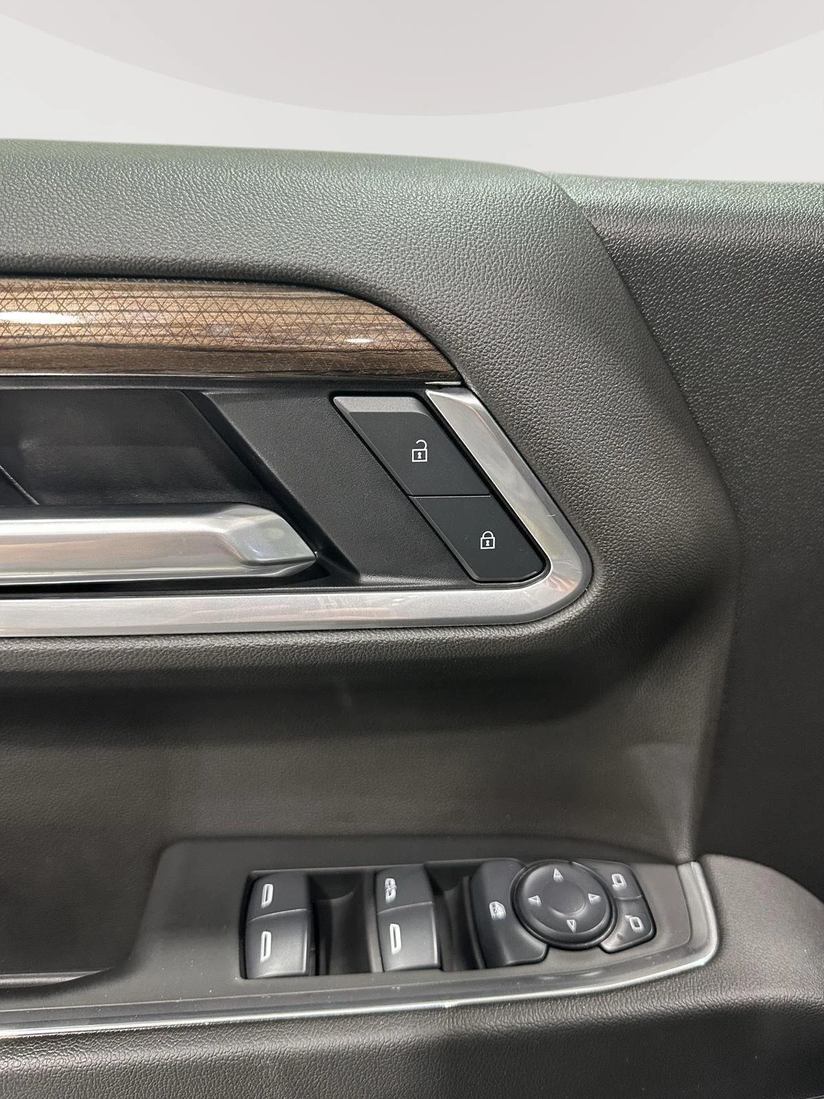 Used 2025 Slate Gray Metallic Chevrolet RST image 18
