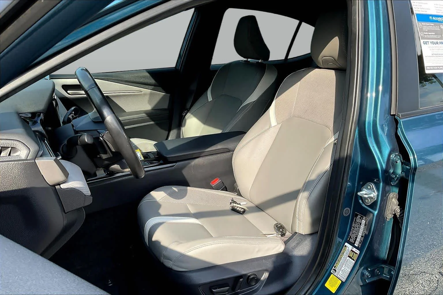 Used 2025 Ocean Gem Toyota SE image 8