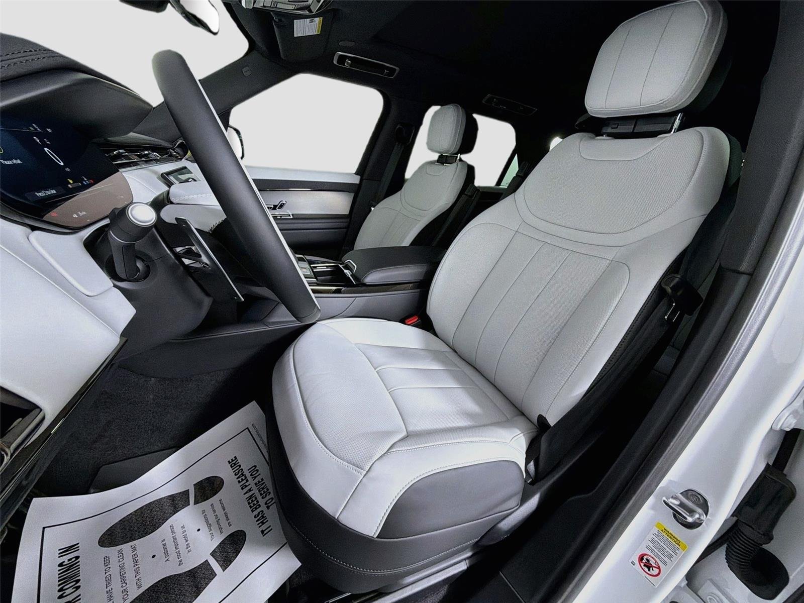 New 2026 Fuji White Land Rover Dynamic SE image 21